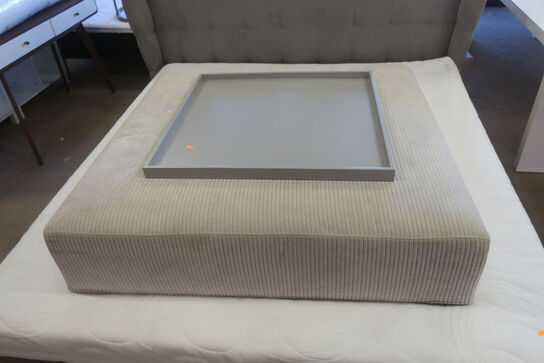 Puf MINOTTI med Dekorationsbakke