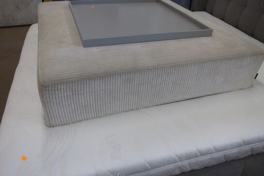 Puf MINOTTI med Dekorationsbakke