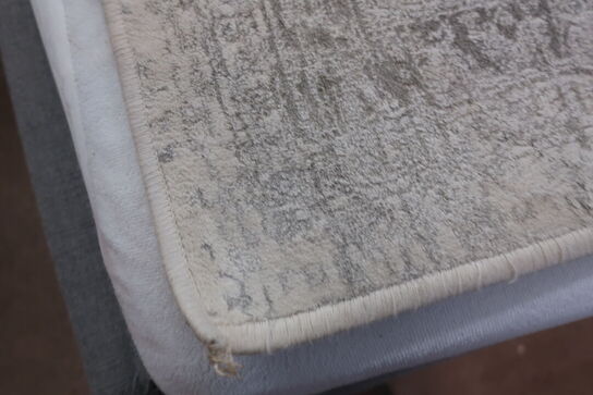 Tæppe TORTONA 200 x 300 cm