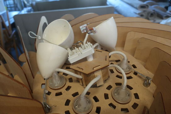 Lampe i træ  Ø ca. 120 cm