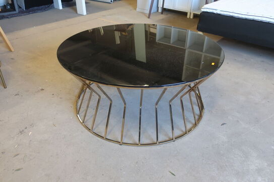 Sofa ARNE JACOBSEN model 3303, Senge, stole, planter, havemøbler m.m. - Sorø