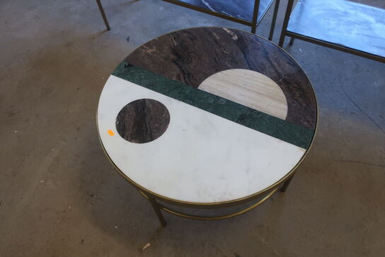 Lille Bord + Reol i Sten