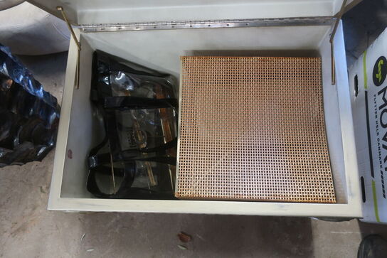 Sofabord  med indhold