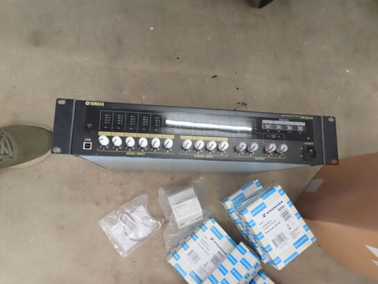 3 paller fra installationsafdeling - Højtalere, kabler, elektronik (se beskrivelse)