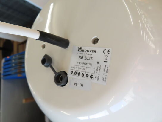 3 paller fra installationsafdeling - Højtalere, kabler, elektronik (se beskrivelse)