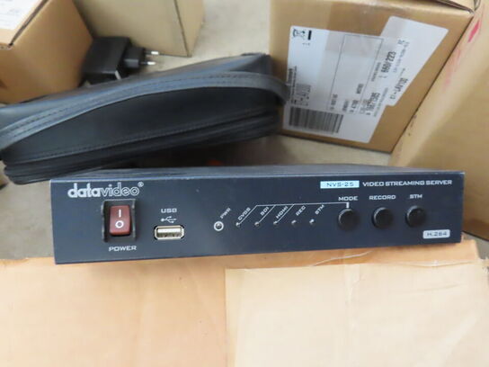 3 paller fra installationsafdeling - Højtalere, kabler, elektronik (se beskrivelse)