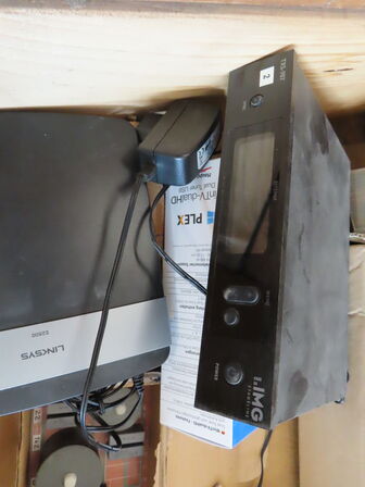 3 paller fra installationsafdeling - Højtalere, kabler, elektronik (se beskrivelse)