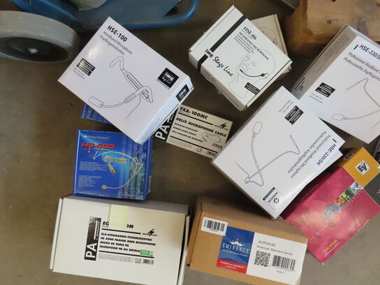 3 paller fra installationsafdeling - Højtalere, kabler, elektronik (se beskrivelse)