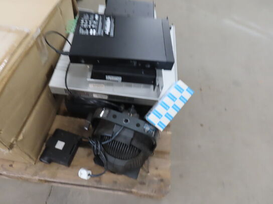 3 paller fra installationsafdeling - Højtalere, kabler, elektronik (se beskrivelse)