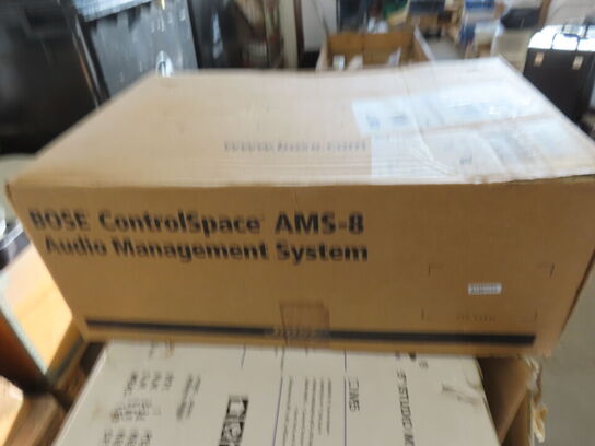 3 paller fra installationsafdeling - Højtalere, kabler, elektronik (se beskrivelse)