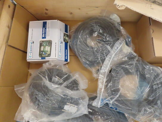 3 paller fra installationsafdeling - Højtalere, kabler, elektronik (se beskrivelse)