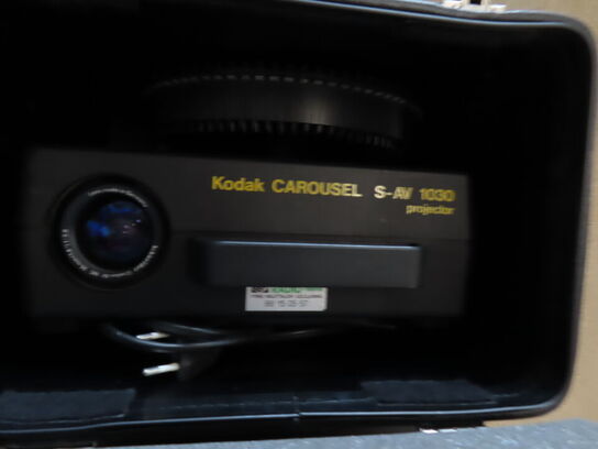 3 paller fra installationsafdeling - Højtalere, kabler, elektronik (se beskrivelse)