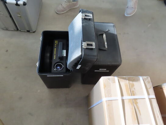 3 paller fra installationsafdeling - Højtalere, kabler, elektronik (se beskrivelse)