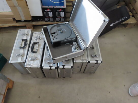 3 paller fra installationsafdeling - Højtalere, kabler, elektronik (se beskrivelse)