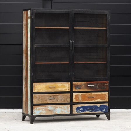 Farmer skab i jern og træ