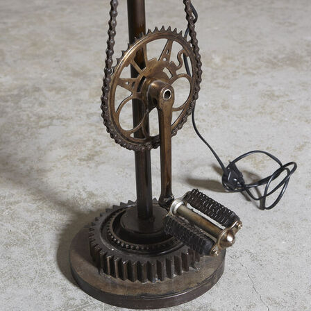 Lampe i jern med cykel look