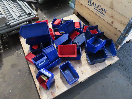 Diverse  plastkasser