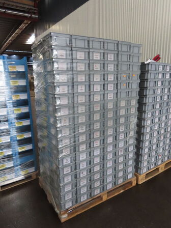 Palle med små sortimentskasser