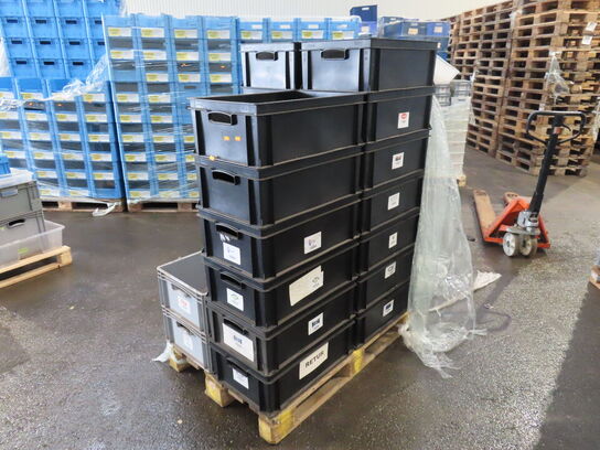 Palle med 22 stk opbevaringskasser