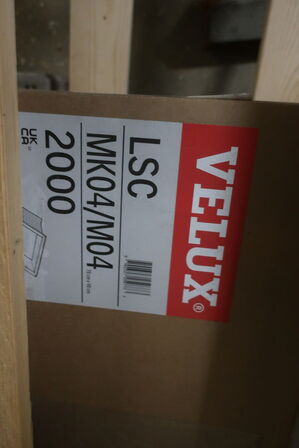 Veluxvindue med tilbehør samt tagplader