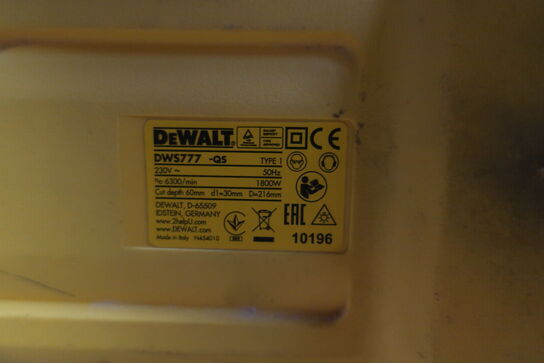 Kap/geringssav DEWALT samt arbejdsbord