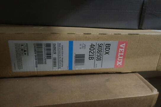 Veluxvindue med tilbehør samt tagplader