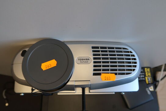 Projektor TOSHIBA TLP260