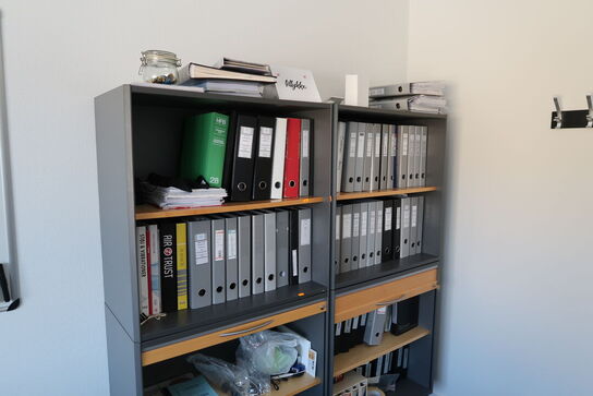 4 stk. skabe/reoler SIS