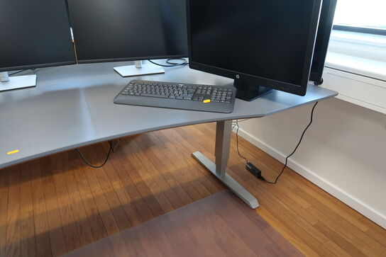 El. hæve/sænke skrivebord samt skab/reol