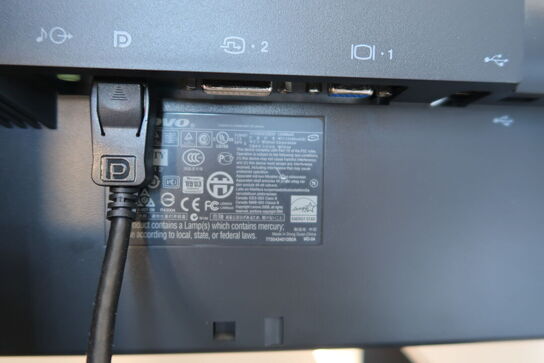 2 stk. computerskærme LENOVO L2440xwC, tastatur, webcam og mus