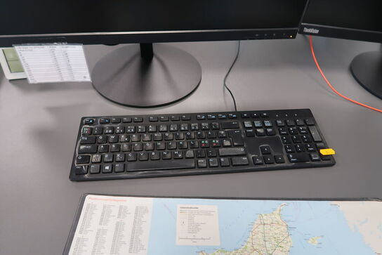 2 stk. computerskærme LENOVO P27q-10, tastatur, mus og headset