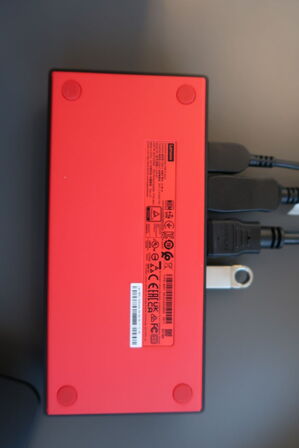 2 stk. computerskærme DELL P2722H, tastatur og dockingstation LENOVO