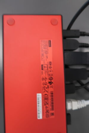 2 stk. computerskærme DELL U2412Mc, tastatur, mus, docking og headset