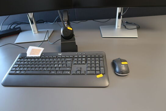 2 stk. computerskærme DELL P2725H, tastatur, mus, dockingstation, headset