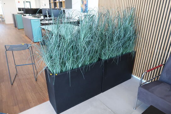 2 stk. plantekummer med planter