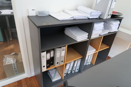 2 stk. reoler med topplade