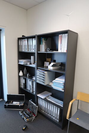 2 stk. stole LAMMHULTS samt 2 stk. reoler