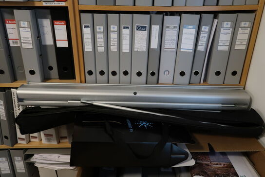 Lærred, div. brochure displays