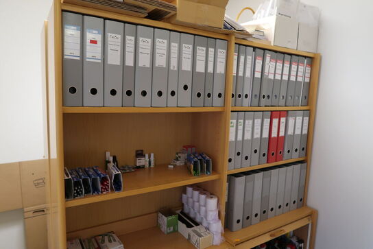 Div. Reoler med kontorartikler samt julepynt m.m.