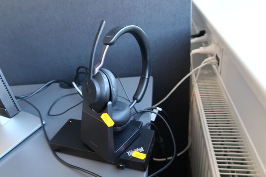 2 stk. computerskærme DELL P2723D, tastatur, mus, dockingstation, headset