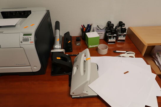 Printer HP Color LaserJet CP2025, hulmaskiner m.m.