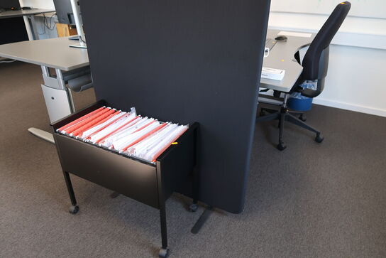 Ringbindholder samt afskærmningsvæg