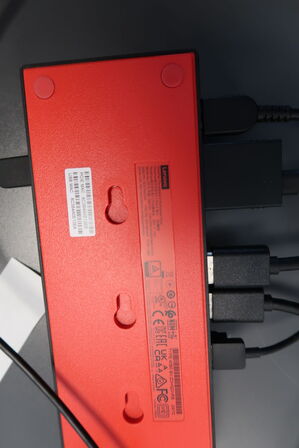 2 stk. computerskærme DELL P2722H, tastatur, mus, dockingstation