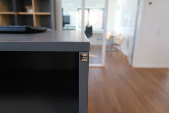 2 stk. reoler CUBE DESIGN