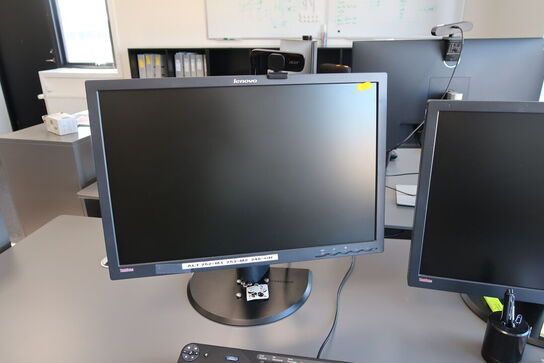 2 stk. computerskærme LENOVO L2440xwC, tastatur, webcam og mus