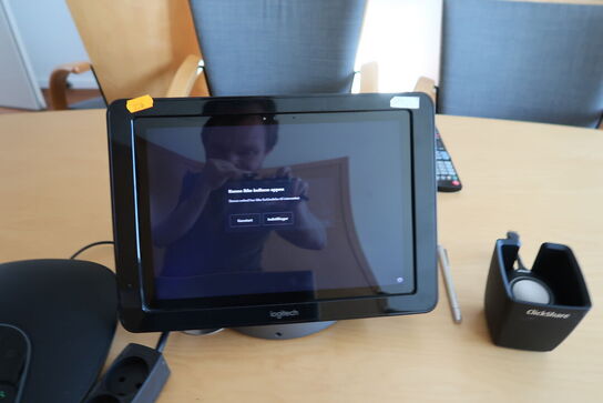 Konferencetelefon LOGITECH, skærm LOGITECH V-U0038, samt kamera