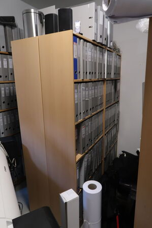 17 stk. reoler uden indhold