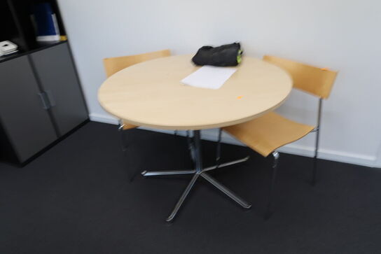 Mødebord med 2 stk. mødestole LAMMHULTS