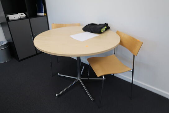 Mødebord med 2 stk. mødestole LAMMHULTS