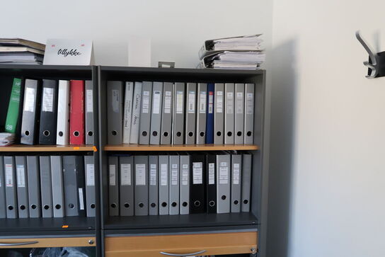 4 stk. skabe/reoler SIS